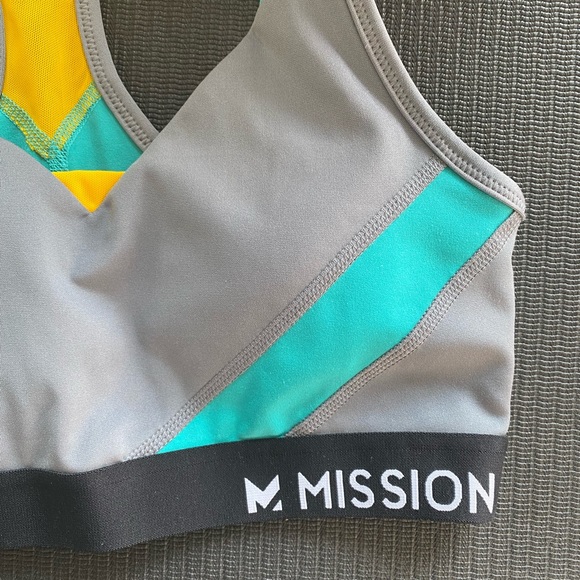 MISSION Sports Bra - M - Picture 4 of 7